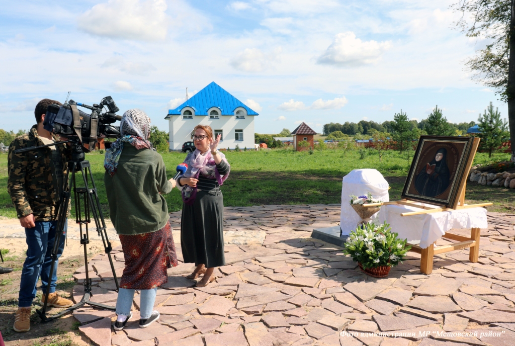 В селе Серебряно Мещовского района заложили камень в основание памятника Евдокии Федоровне Лопухиной..