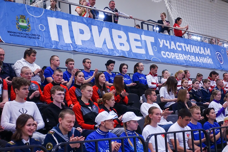 Студенты колледжей, училищ и техникумов на старте!.